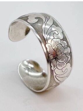 New! Silver Boho Flower Western Cuff Bracelet NWOT